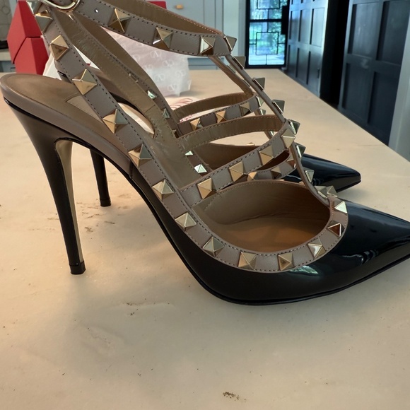 Valentino - Picture 4 of 6